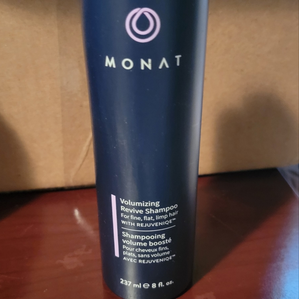 BN Monat VOLUMIZING REVIVE Shampoo Full Size